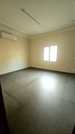 Zinj, Apartments/Houses, BHD 300/month,  3 BR,  3 Bedroom Unfurnished Flat For Rent Without Ewa