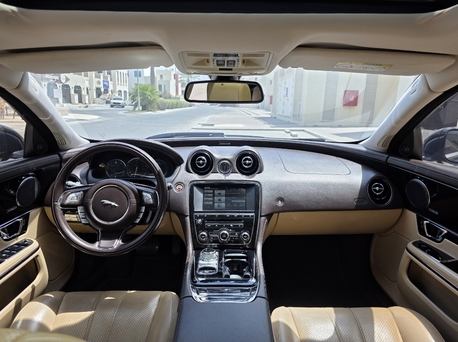 Manama, Vehicles, Cars & Trucks , BHD 1,  Jaguar XJ Series,  2014,  Automatic,  84000 KM,  JAGUAR XJL