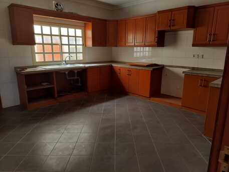 Busaiteen, Villas, BHD 650,  Semi Furnished 4 Bhk Private Villa Exclusive In Busaiteen Near Kano Cemetery