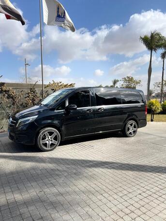 Cairo, Automotive, إيجار أفخم مرسيدس فيانو بالسائق: خدمة رجال 