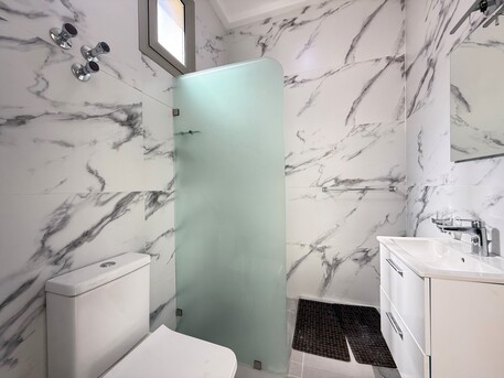 Kuwait City, Apartments/Houses, KWD 1250/month,  4 BR,  Salwa &ndash; Sea View Specious, Four Bedroom Floor W/balcony