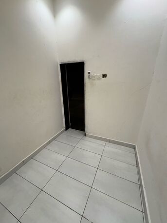 Olaya, Staff Accommodation, SAR 1000,  50 Sq. Feet,  Driver Room For Rent