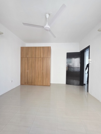 Hoora, Apartments/Houses, BHD 200/month,  2 BR,  -Very Neet & Clean Semi Furnished 2 BHK Flat Without Ewa @200/BD In Hoora