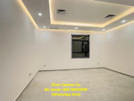 Mubarak Al-Kabeer, Apartments/Houses, KWD 680/month,  5 BR,  100 Sq. Meter,  5 Bedroom Villa Apartment For Rent In Fahaheel.