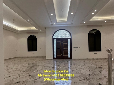 Mubarak Al-Kabeer, Villas, KWD 1500,  300 Sq. Meter,  Luxurious 7 Bedroom Duplex For Rent In Finatees.