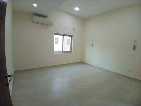 Zinj, Apartments/Houses, B 280/year,  2 BR,  EXCELENT |2BHK|SEMI FURNISHED FLAT WITH EWA NEAR 212 SUPER MARKET HALF OPEN KITCHEN TABLE