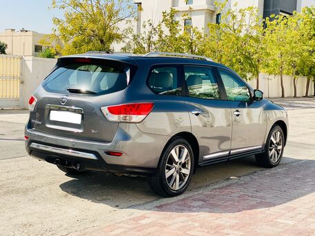 Tubli, Vehicles, Cars & Trucks , BHD 100,  Nissan Pathfinder-SV,  2015,  Automatic,  200000 KM,    MODEL FOR SALE