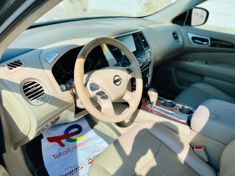 Tubli, Vehicles, Cars & Trucks , BHD 100,  Nissan Pathfinder,  2015,  Automatic,  200000 KM,  -SV  MODEL FOR SALE