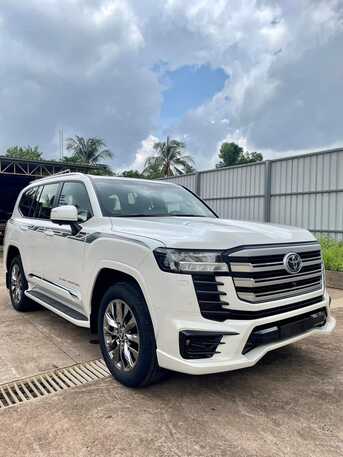 Cairo, Vehicles, Cars & Trucks , EGP 6000,  تويوتا لاندكروزر,  2023,  Automatic,  120 KM,  استمتع برفاهية ال
