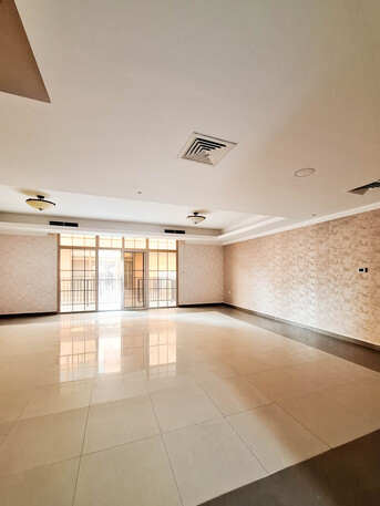 Manama, Villas, BHD 550,  For Rent: Semi-furnished Villa In Salmaniya Area