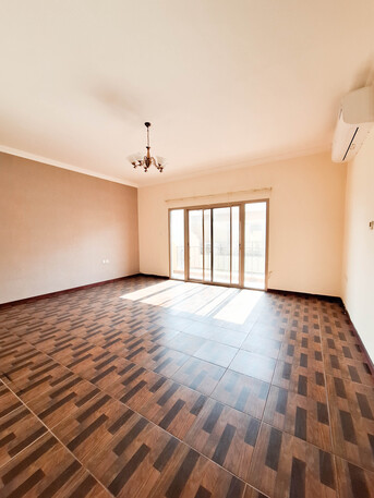 Manama, Villas, BHD 550,  For Rent: Semi-furnished Villa In Salmaniya Area