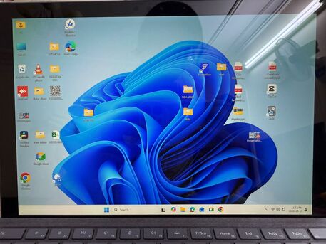 Riyadh, Computers, SAR 2000,  Microsoft Surface Pro 6 With Original Charger Brand New Signature Keyboard & Stiller