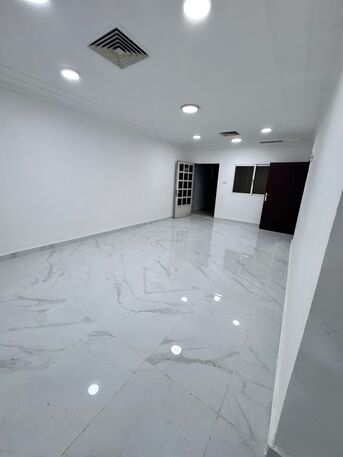 Kuwait City, Apartments/Houses, KWD 550/month,  3 BR,  Ground Floor Apartment With A Yard In Salwa