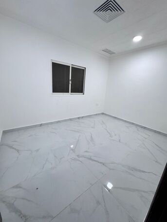 Kuwait City, Apartments/Houses, KWD 550/month,  3 BR,  Ground Floor Apartment With A Yard In Salwa