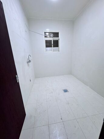 Kuwait City, Apartments/Houses, KWD 550/month,  3 BR,  Ground Floor Apartment With A Yard In Salwa