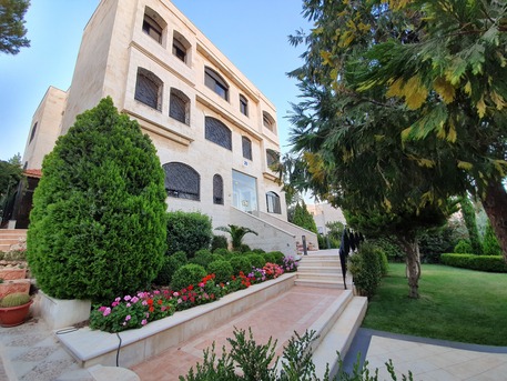 Amman, Apartments/Houses, JOD 12000/year,  Furnished,  3 BR,  Comfort & Elegance -Clean Newly Furnished In A Small Family-Style Building UnivOfJord.