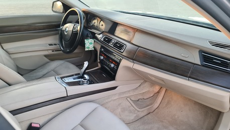 Juffair, Vehicles, Cars & Trucks , BHD 1950,  Bmw 730,  2010,  Automatic,  122000 KM,  Li  Full Option Less Mileage Perfect Condition