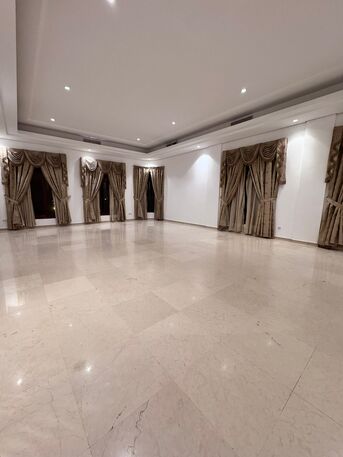 Kuwait City, Apartments/Houses, KWD 850/month,  4 BR,  Apartment For Rent In Salwa, 4 Bedrooms/5 Bathrooms
