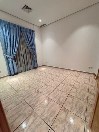Kuwait City, Apartments/Houses, KWD 850/month,  4 BR,  Apartment For Rent In Salwa, 4 Bedrooms/5 Bathrooms