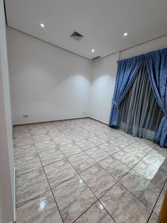 Kuwait City, Apartments/Houses, KWD 850/month,  4 BR,  Apartment For Rent In Salwa, 4 Bedrooms/5 Bathrooms