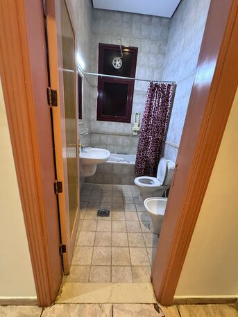 Kuwait City, Apartments/Houses, KWD 850/month,  4 BR,  Apartment For Rent In Salwa, 4 Bedrooms/5 Bathrooms