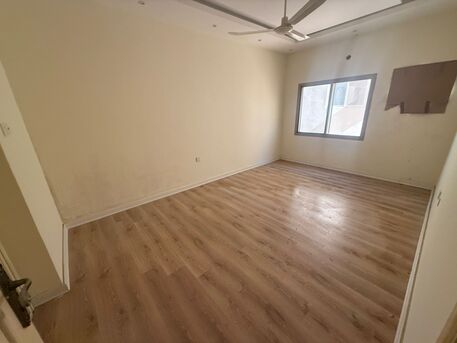 Busaiteen, Apartments/Houses, BHD 200/month,  3 BR,  Flat For Rent In Busaiteen Without EWA