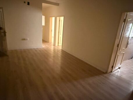 Busaiteen, Apartments/Houses, BHD 200/month,  3 BR,  Flat For Rent In Busaiteen Without EWA