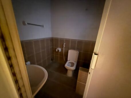 Busaiteen, Apartments/Houses, BHD 200/month,  3 BR,  Flat For Rent In Busaiteen Without EWA