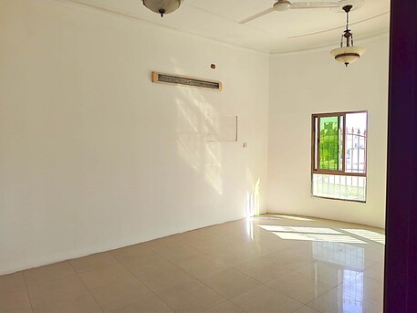 Jidhafs, Apartments/Houses, BHD 190/month,  2 BR,  120 Sq. Meter,  2 BHK Family Apartment For Rent In Jidhafs BD190/-