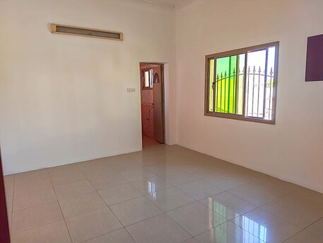 Jidhafs, Apartments/Houses, BHD 190/month,  2 BR,  120 Sq. Meter,  2 BHK Family Apartment For Rent In Jidhafs BD190/-