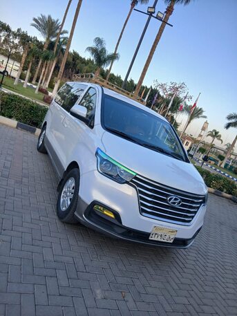 Cairo, Automotive, إيجار فان هيونداي H1 (H-1) - الرفيق المثالي للسفر ا