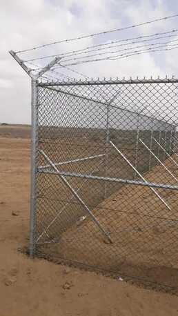 As Saffaniyah, Construction, Experts Fence Work