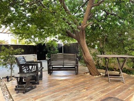 Amman, Apartments/Houses, JOD 14000/year,  Furnished,  3 BR,  Ground Fully Furinshed 3B Apartment With Outside Garden In 5 Circle 00962777688956