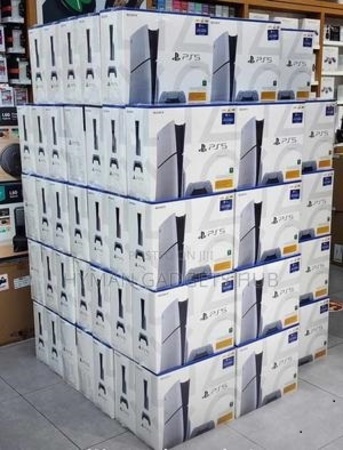 Kuwait City, Video Games, USD 200,  Sony PlayStation 5, Sony PS5, Sony PS5 Pro, Nintendo Switch 2, IPhone 17 Pro Max, IPhone