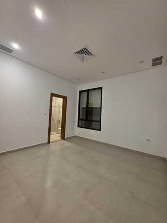 Kuwait City, Apartments/Houses, KWD 800/month,  5 BR,  For Rent In Al-Masayel: Ground Floor Apartment With 5 Rooms And A Private Entrance.  It Co