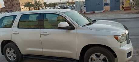 Riyadh, Vehicles, Cars & Trucks , SAR 60000,  Toyota Sequoia,  2014,  Automatic,  450000 KM,  Pearl White 4X4