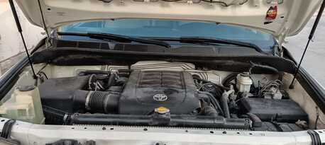 Riyadh, Vehicles, Cars & Trucks , SAR 60000,  Toyota Sequoia,  2014,  Automatic,  450000 KM,  Pearl White 4X4