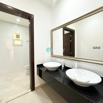 Kuwait City, Villas, KWD 950,  Four-Bedroom Floor For Rent In Al-Siddeeq, Kuwait