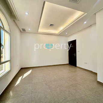 Kuwait City, Villas, KWD 950,  Four-Bedroom Floor For Rent In Al-Siddeeq, Kuwait