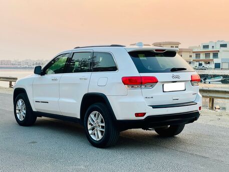 Tubli, Vehicles, Cars & Trucks , BHD 100,  GRAND CHEROKEE LAREDO,  2018,  Automatic,  124000 KM,    MODEL FOR SALE