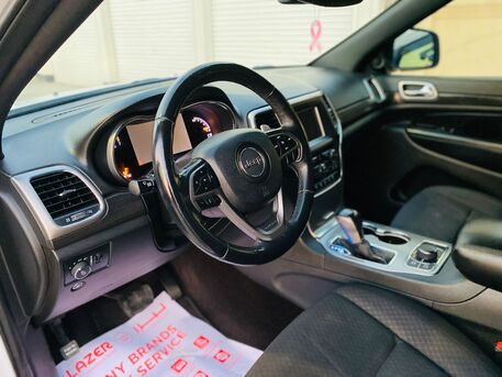 Tubli, Vehicles, Cars & Trucks , BHD 100,  GRAND CHEROKEE LAREDO,  2018,  Automatic,  124000 KM,    MODEL FOR SALE