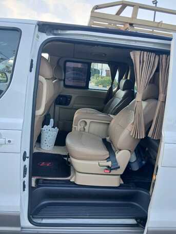 Cairo, Automotive, إيجار فان هيونداي H1 - رفيق السفر العائلي والر