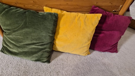 Riyadh, Household Items, SAR 150,  Cushions.