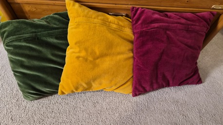 Riyadh, Household Items, SAR 150,  Cushions.