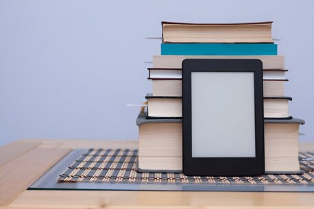 Mumbai, Local News, Paperbacks Vs Ebooks