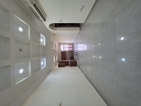 Manama, Apartments/Houses, BHD 250/month,  2 BR,  @2BATHROOM Hall Kitchen With Electricity Balcony Car Parking