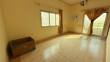 Hoora, Apartments/Houses, BHD 100,  1 BR,  1Bath,balcony Semi Furnished Spacious Studio Flat 4 Rent N Hoora Call@ 33112437