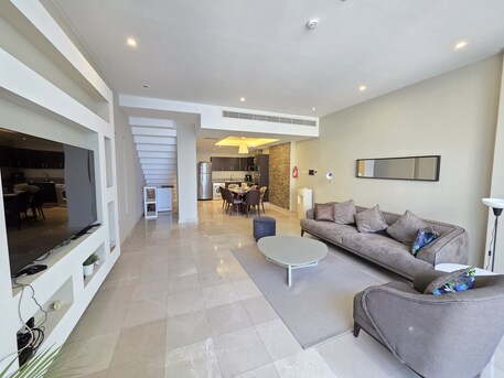 Juffair, Apartments/Houses, BHD 470/month,  Furnished,  2 BR,  Duplex 2 BHK | Sea View | Spacious | Balcony | Free Wifi | Great Facilities!! Near Fontana