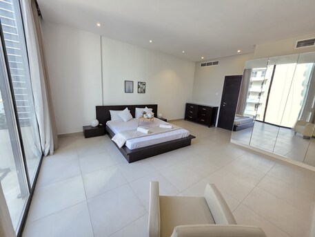 Juffair, Apartments/Houses, BHD 470/month,  Furnished,  2 BR,  Duplex 2 BHK | Sea View | Spacious | Balcony | Free Wifi | Great Facilities!! Near Fontana