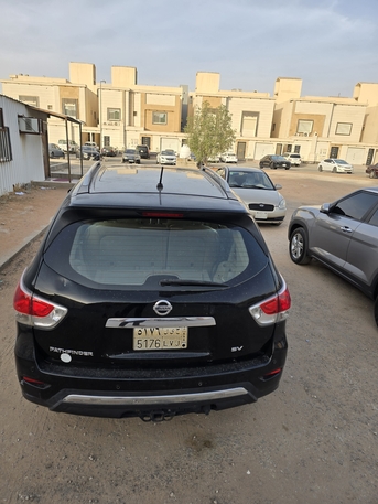 Riyadh, Vehicles, Cars & Trucks , R 32000,  Nissan Pathfinder,  2014,  Automatic,  190 KM,